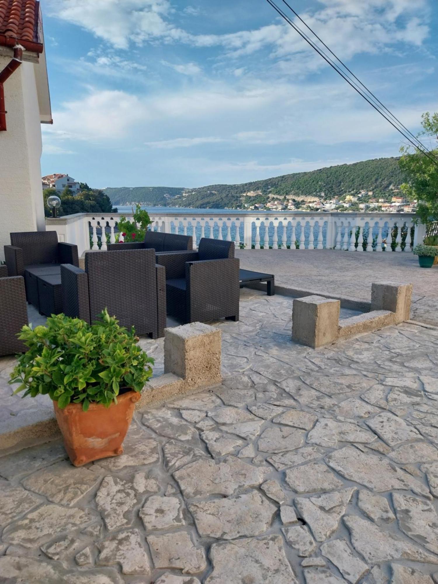 Ljubica Apartments And Rooms Супетарска Драга Екстериор снимка