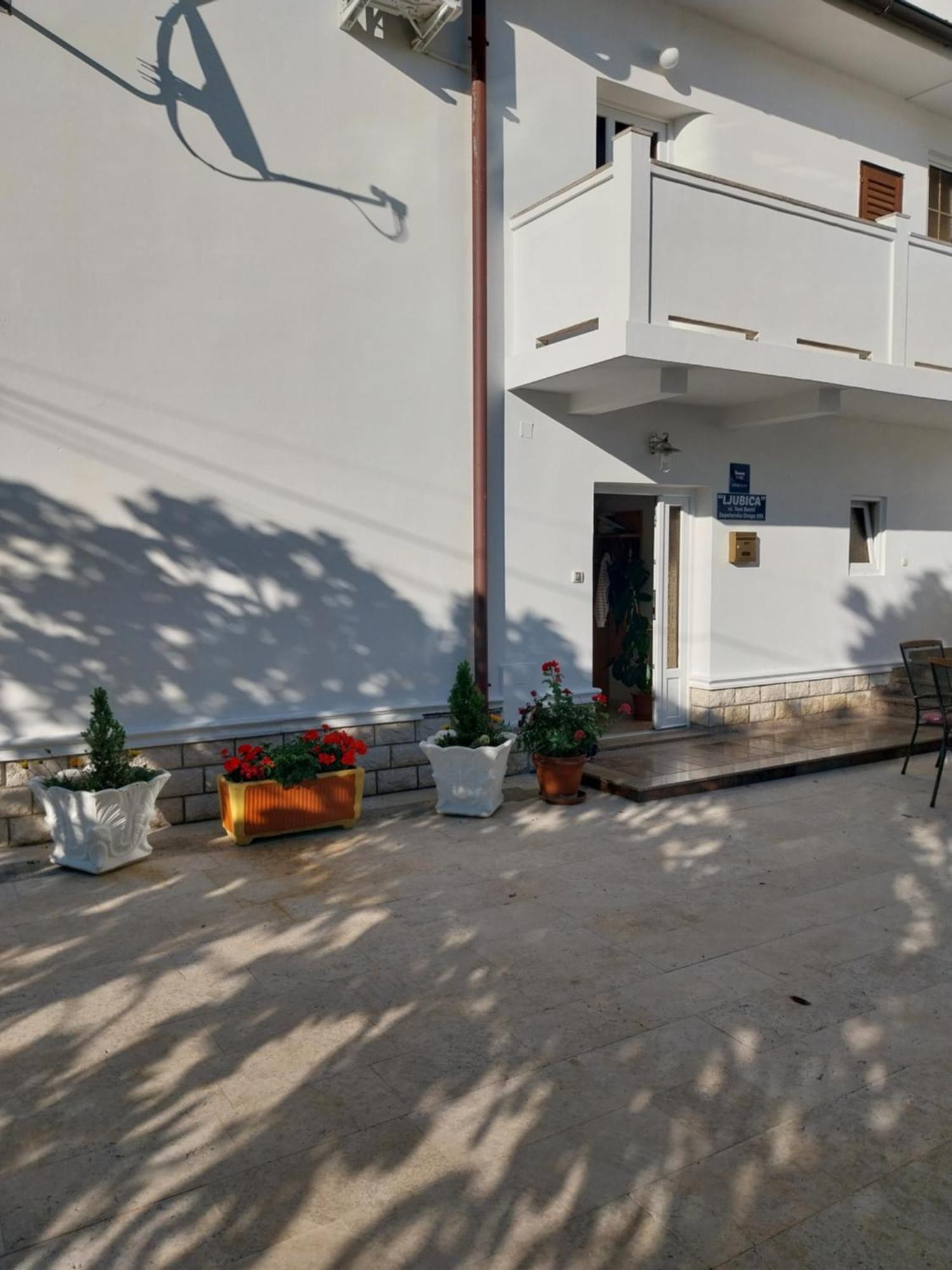 Ljubica Apartments And Rooms Супетарска Драга Екстериор снимка