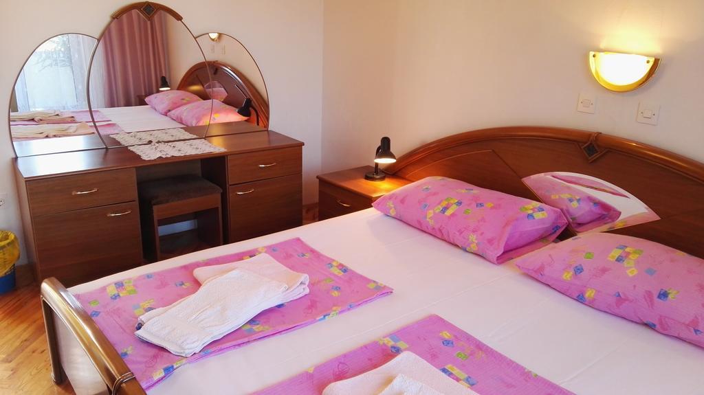 Ljubica Apartments And Rooms Супетарска Драга Екстериор снимка